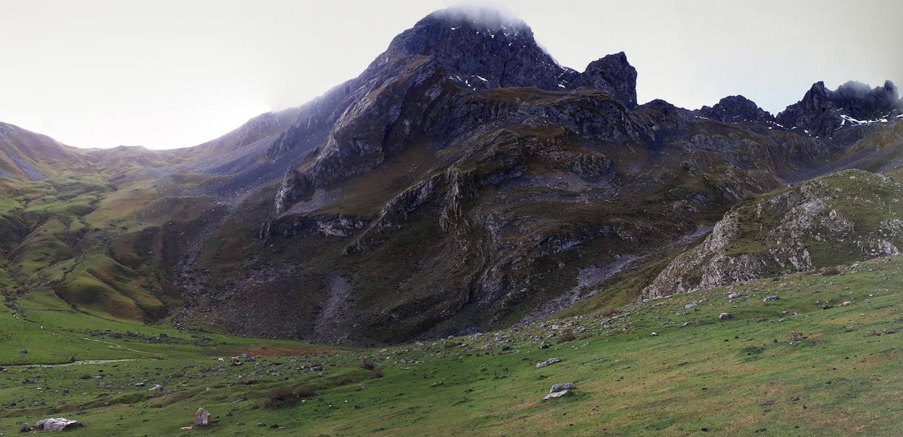 Vista de Ubiña desde el Meicín.