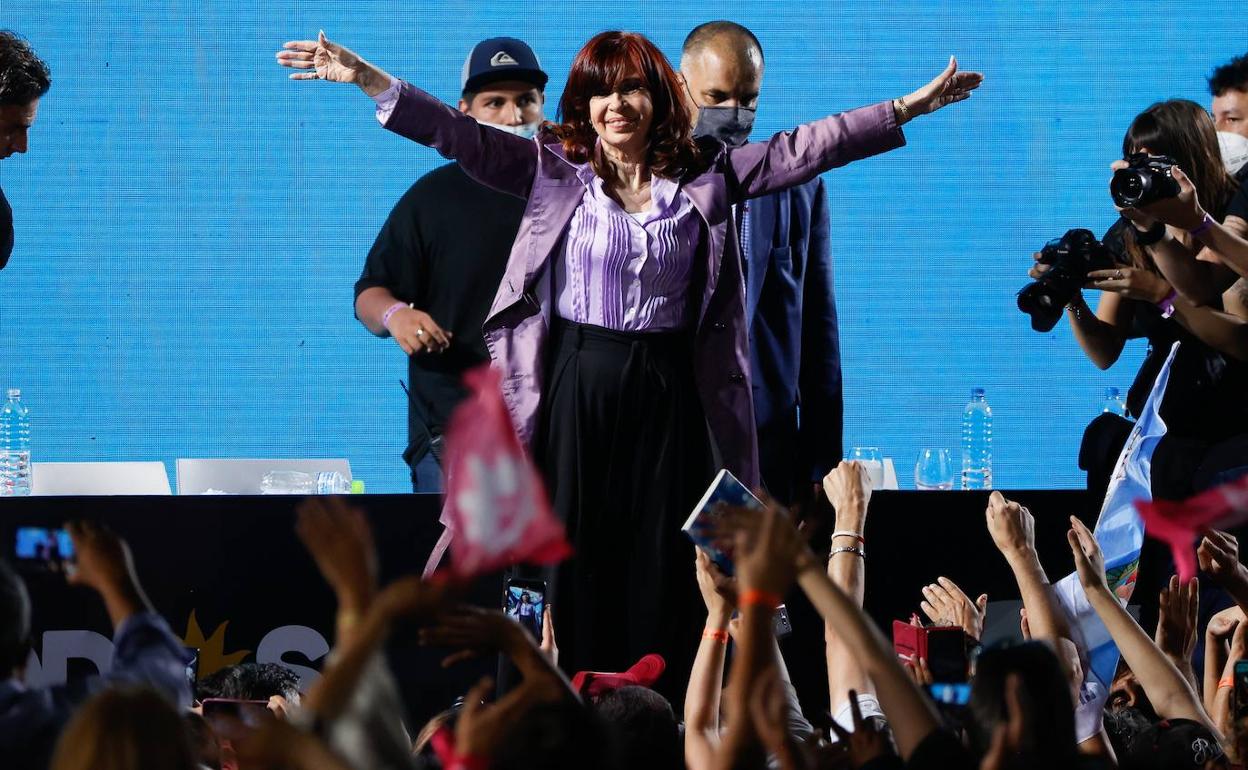 Cristina Fernández, durante la noche electoral en los recientes comicios en Argentina.