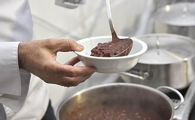 La Feria de la Alubia de Tolosa, primer acto suspendido en Euskadi tras las nuevas restricciones 