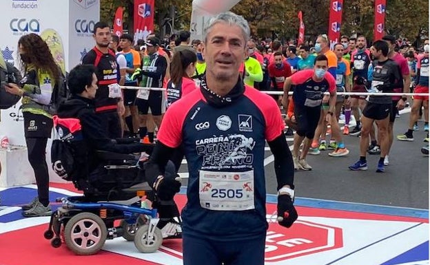 Martín Fiz, ayer en una carrera solidaria en Madrid.