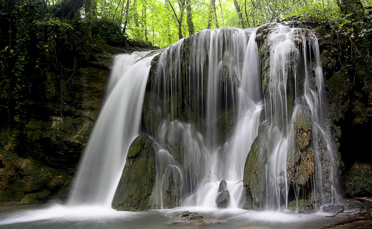 Salto de agua en Urkabustaiz.