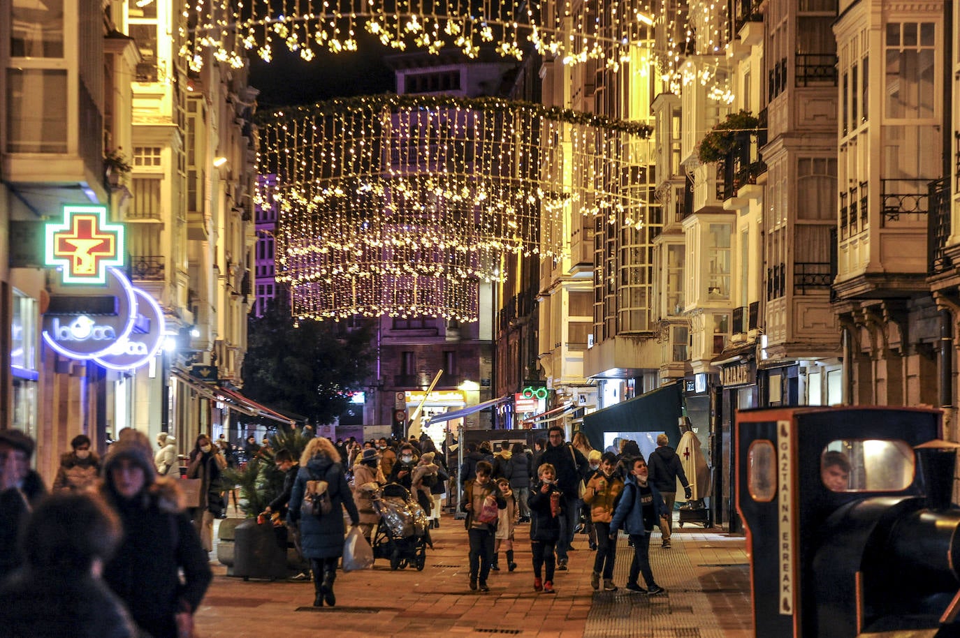 Fotos: Vitoria ya disfruta de su alumbrado navideño
