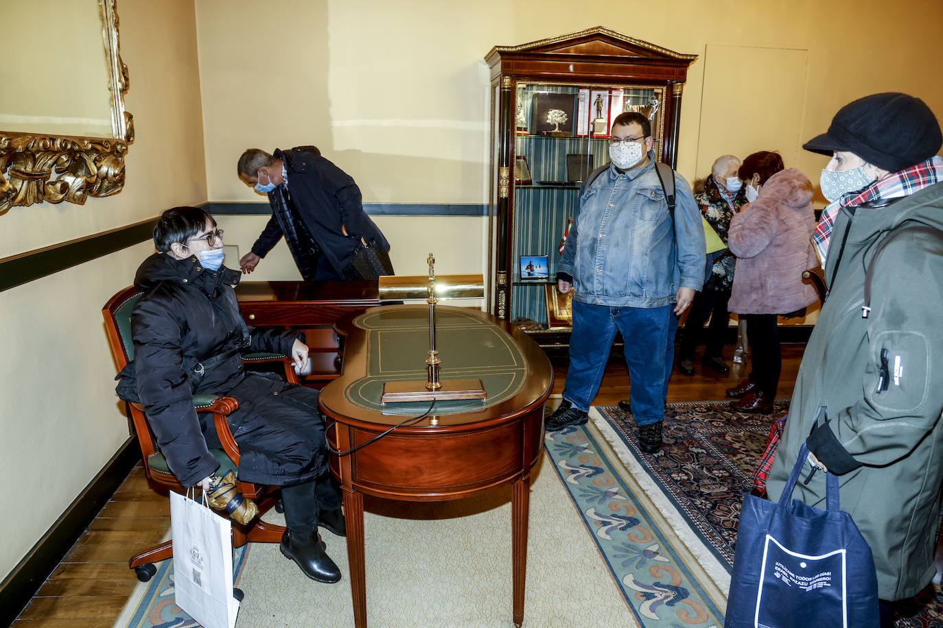 Fotos: Las Juntas Generales abren sus puertas sin rendijas para el virus