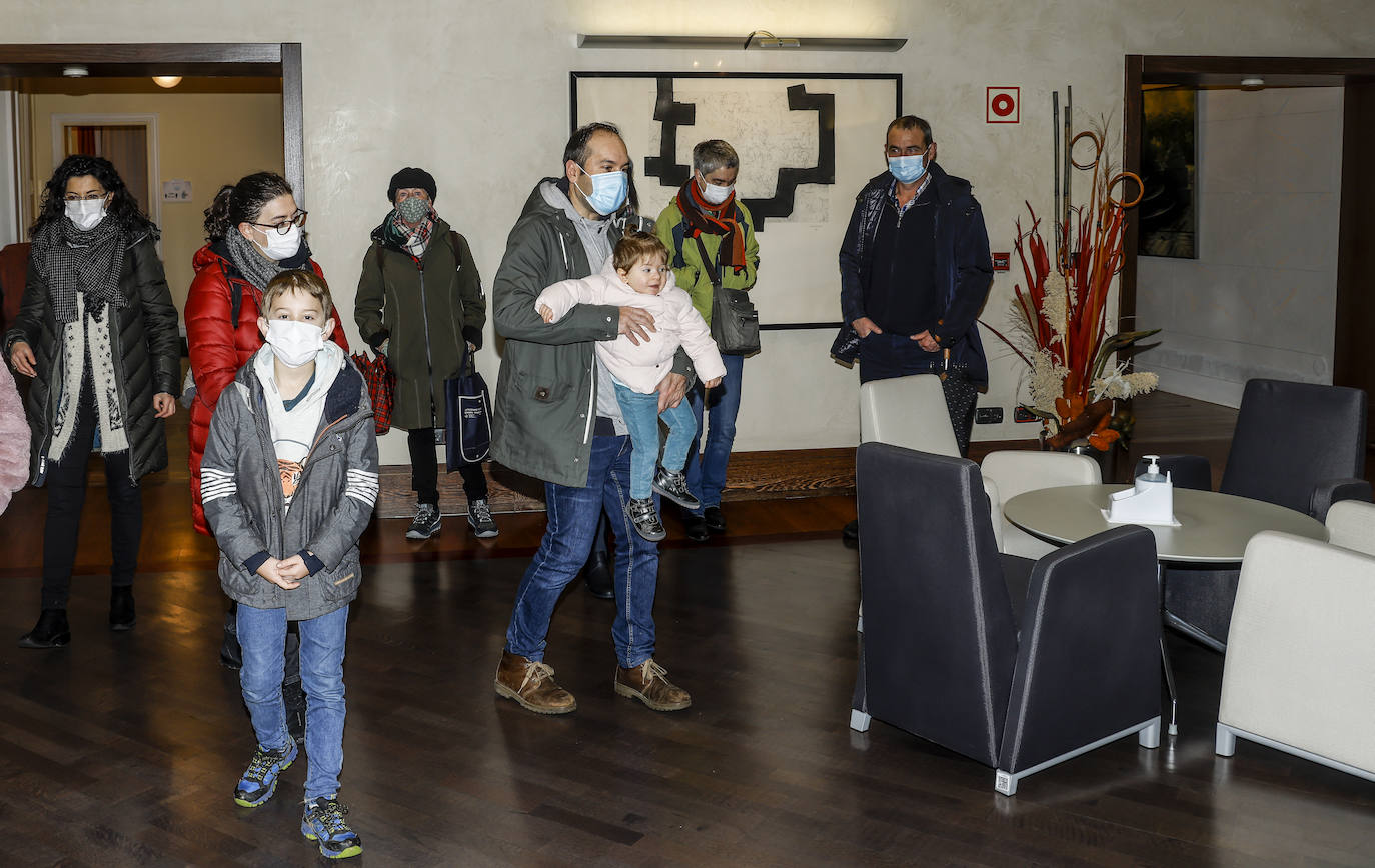 Fotos: Las Juntas Generales abren sus puertas sin rendijas para el virus