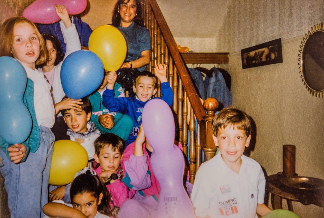 Roberto Rabasco, en la esquina inferior derecha, durante un cumpleaños.