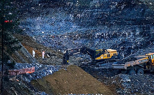 El Gobierno vasco pide 28,7 millones a los propietarios del vertedero de Zaldibar