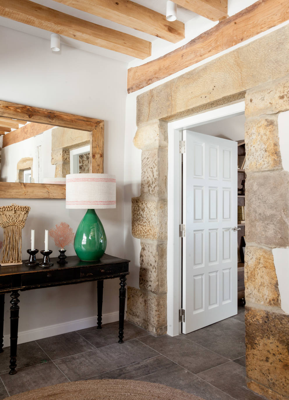 Fotos: La sorprendente reforma de una casa del siglo XVIII en Bizkaia: con patio interior y ático independiente