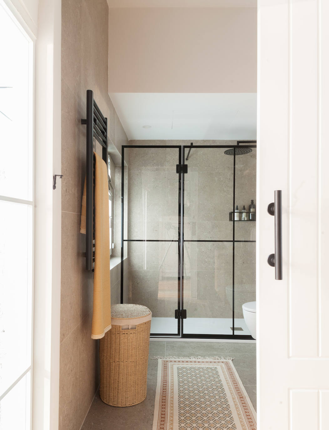 Fotos: La sorprendente reforma de una casa del siglo XVIII en Bizkaia: con patio interior y ático independiente