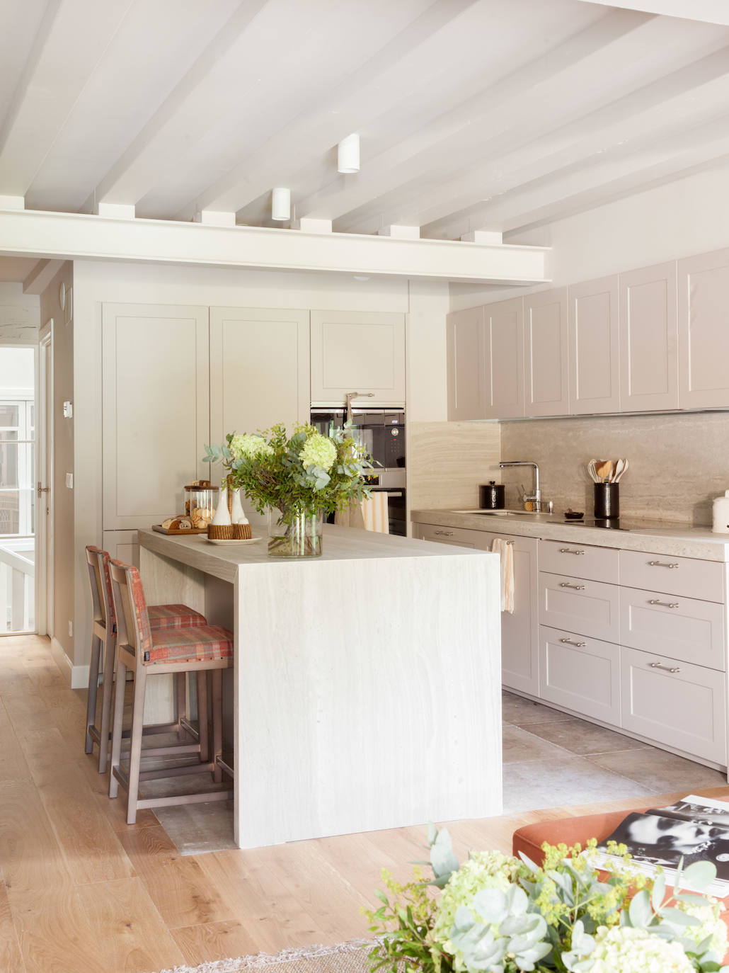 Fotos: La sorprendente reforma de una casa del siglo XVIII en Bizkaia: con patio interior y ático independiente