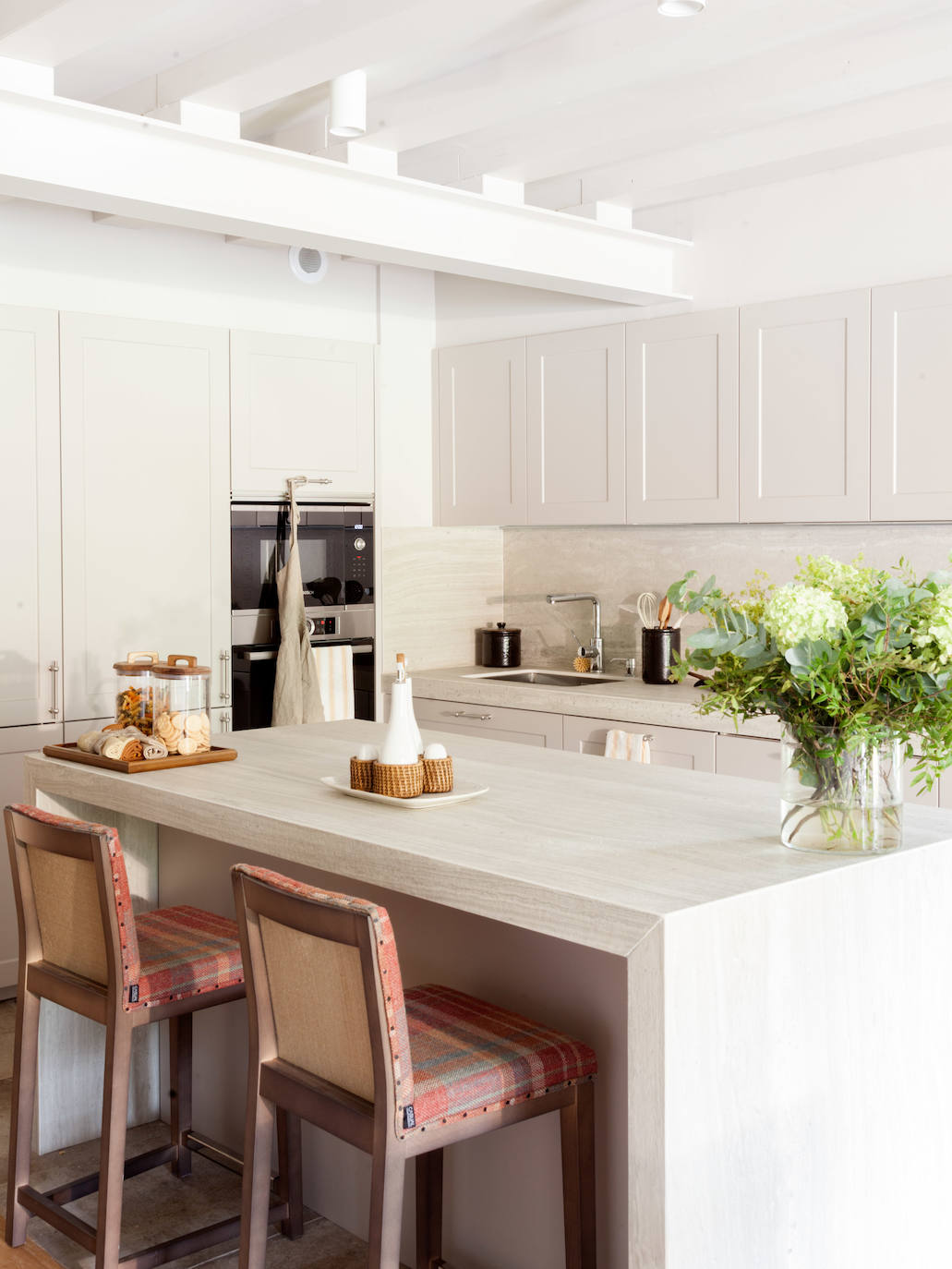 Fotos: La sorprendente reforma de una casa del siglo XVIII en Bizkaia: con patio interior y ático independiente