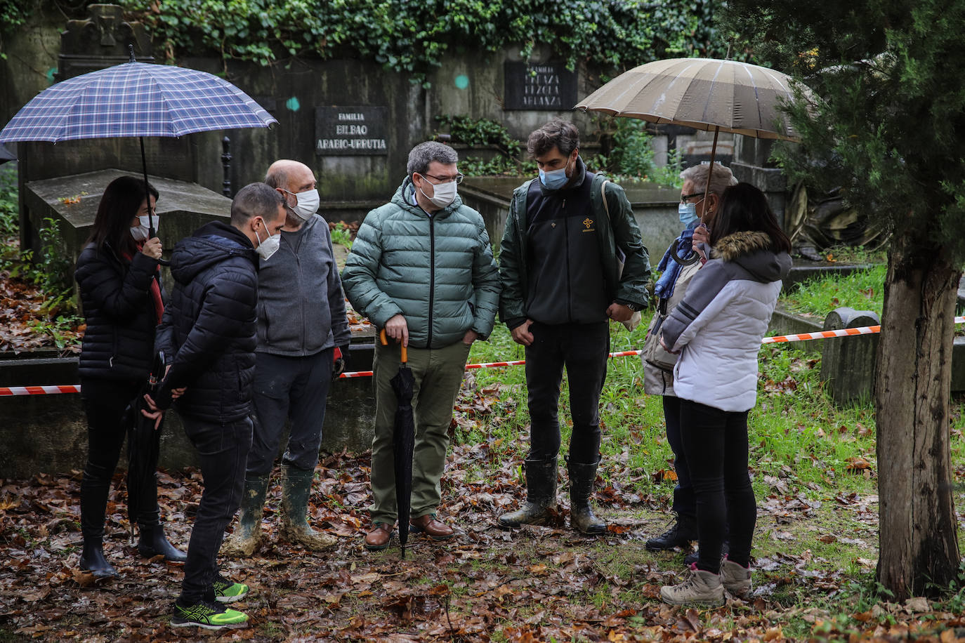 Fotos: Comienza la exhumación de 60 víctimas de la Guerra Civil en el cementerio de Begoña