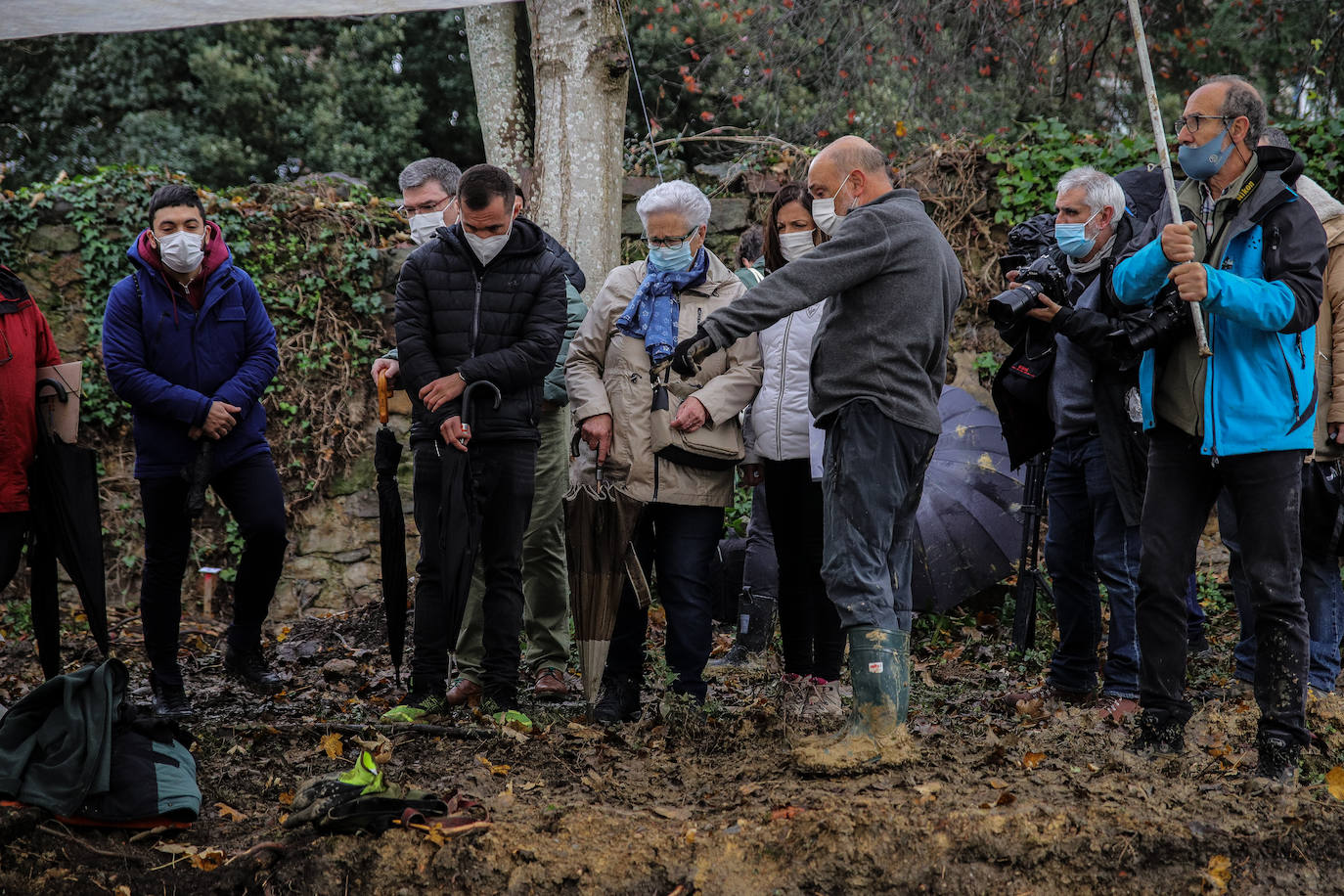 Fotos: Comienza la exhumación de 60 víctimas de la Guerra Civil en el cementerio de Begoña