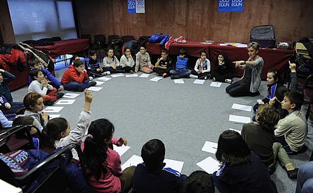 Haurrentzako egitarau zabala dakar Durangoko Azokak