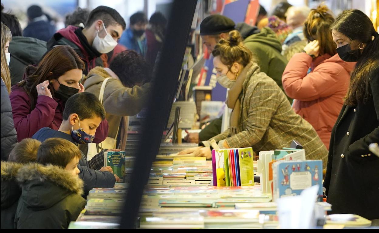 Segundo día de la Azoka en Durango