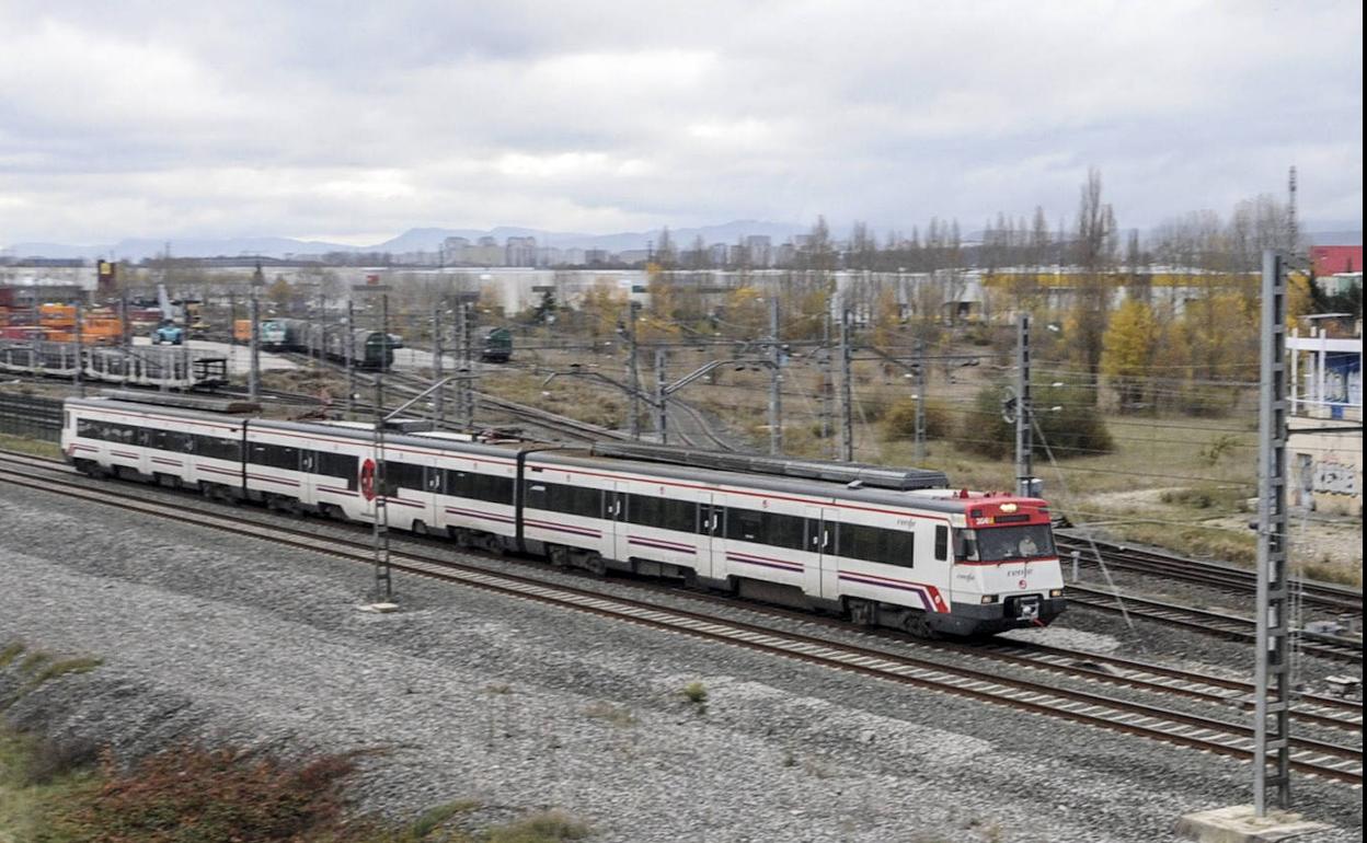 Júndiz podría acoger la instalación para adecuar los trenes.