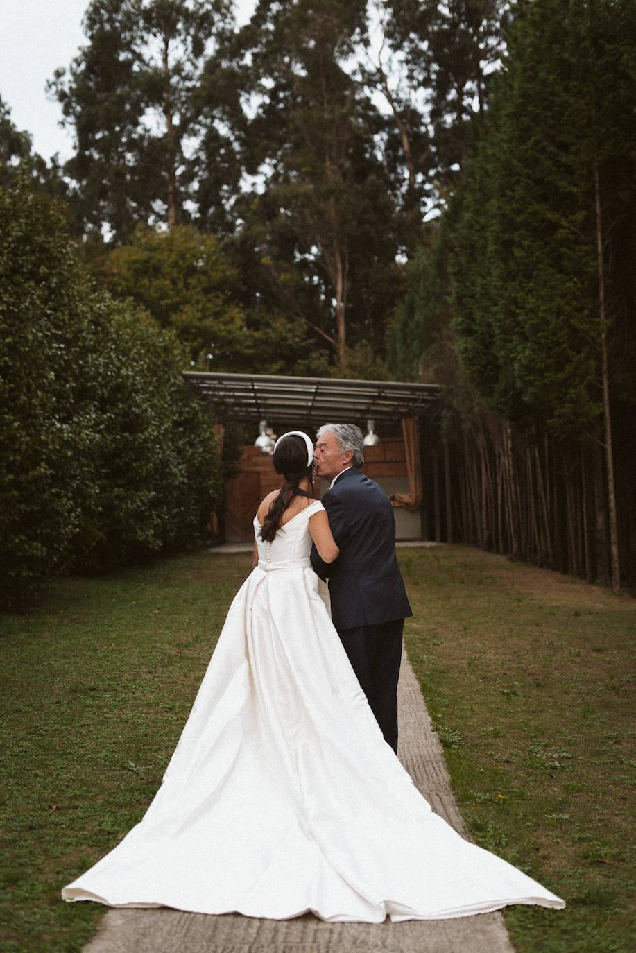 Fotos: Como Audrey Hepburn o Grace Kelly: Miren, la vizcaína que se casó con un vestido de novia inspirado en el Hollywood clásico