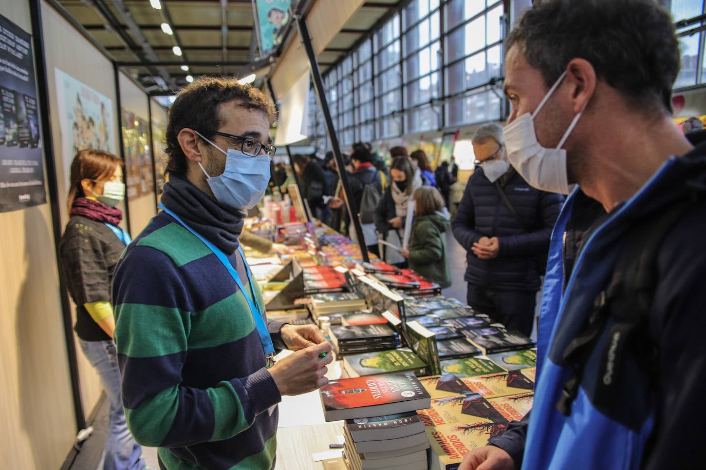 Fotos: Nueva jornada en la Azoka de Durango