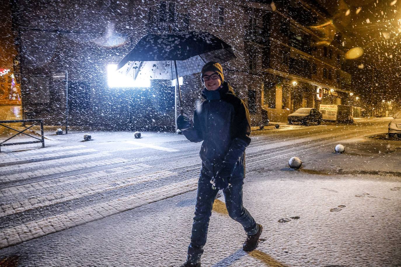 Fotos: La nieve cubre Álava de blanco