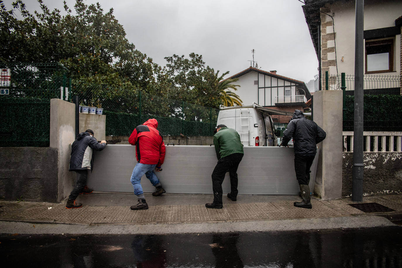 Fotos: Sodupe se autoprotege de las crecidas del río Herrerías