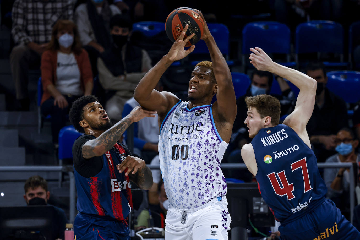 Fotos: Las mejores imágenes del Baskonia-Bilbao Basket