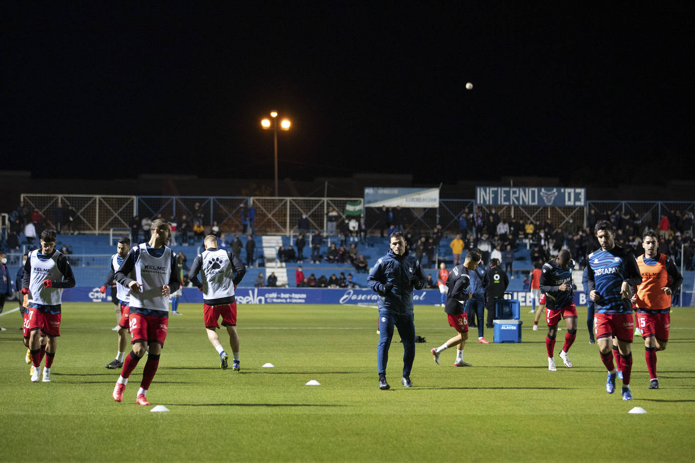 Fotos: Las mejores imágenes del Linares - Alavés