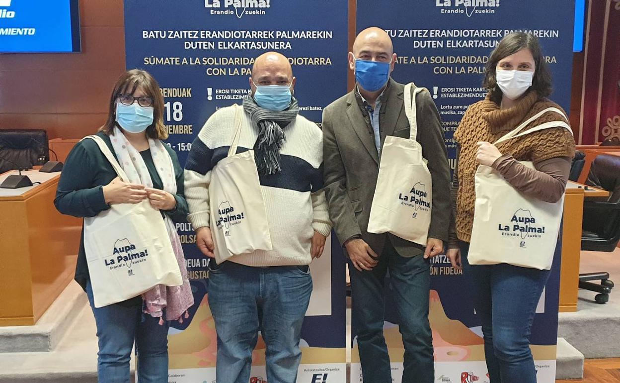 Erandio pone a la venta 3.000 bolsos de tela solidarios para ayudar a La Palma