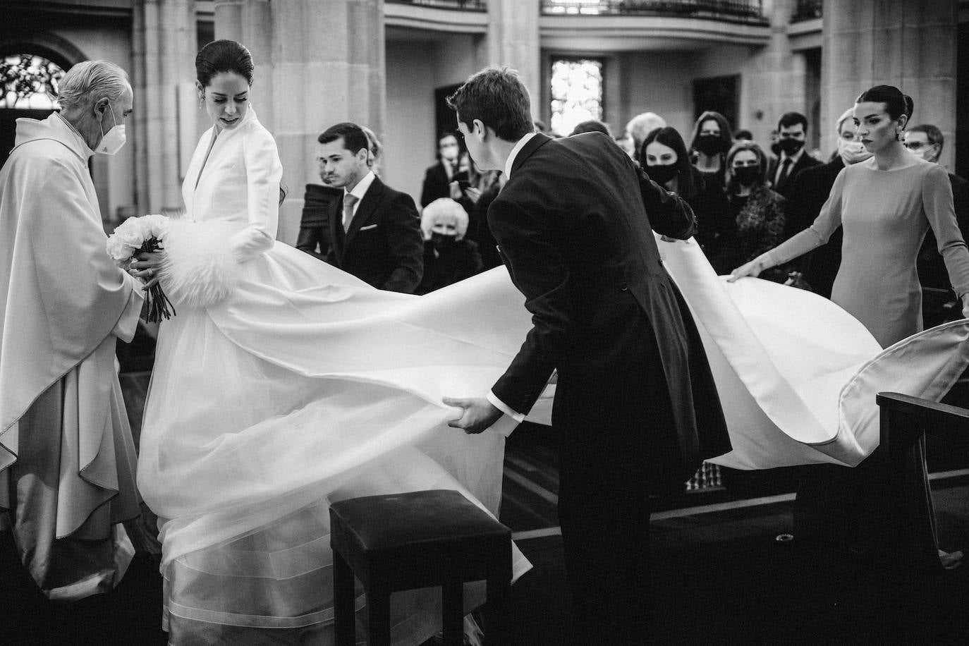 Fotos: La boda navideña de Oilda y Jesús en Getxo: tres vestidos, un trineo y Papá Noel como invitado