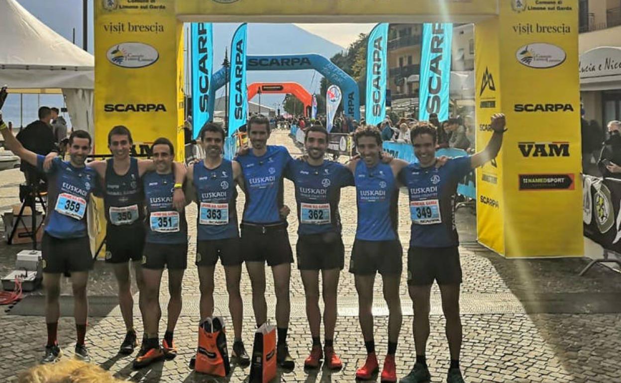 Integrantes masculinos de la última convocatoria de la Euskal Selekzioa, en la Limone Extreme de la Copa del Mundo. 