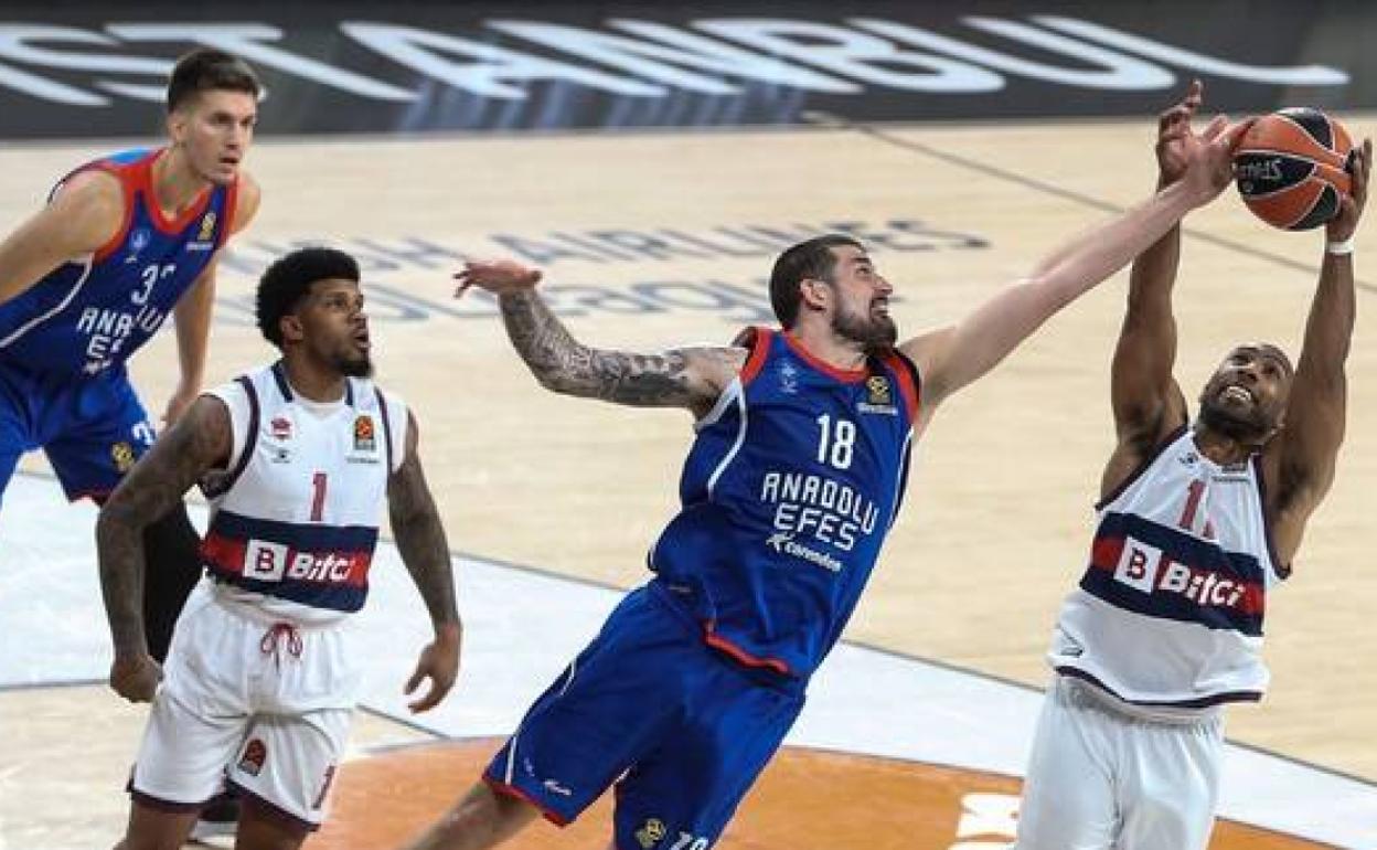 El Baskonia compitió ante el actual campeón