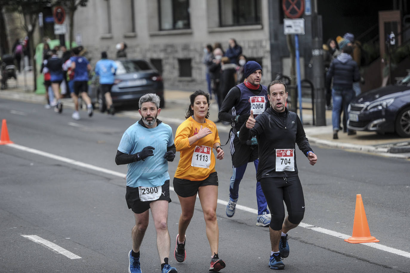 Fotos: Más de 2.500 atletas disputan la Media Maratón de Vitoria