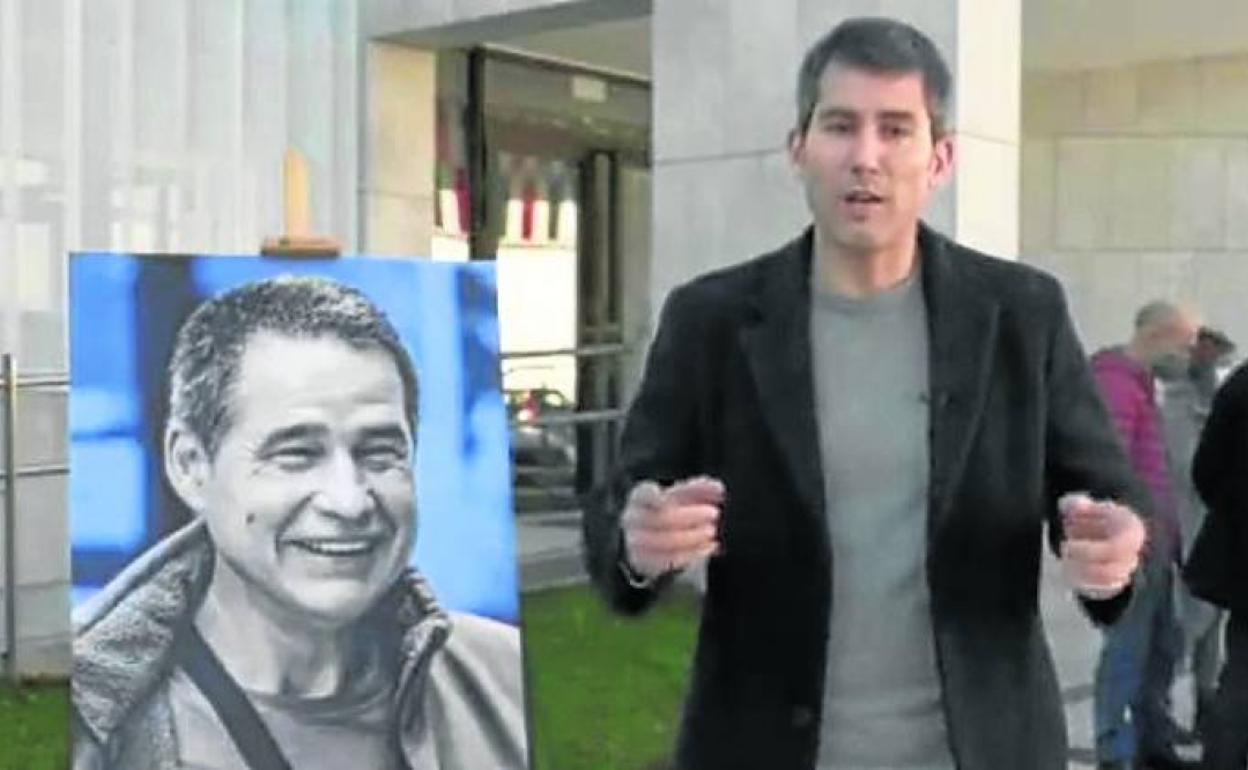 Rodríguez, ayer junto a una fotografía de Troitiño. 