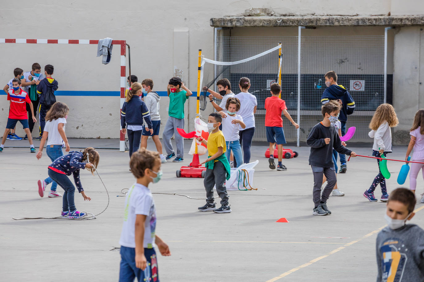 Ascienden a 460 las aulas cerradas en Euskadi, 75 más que el viernes