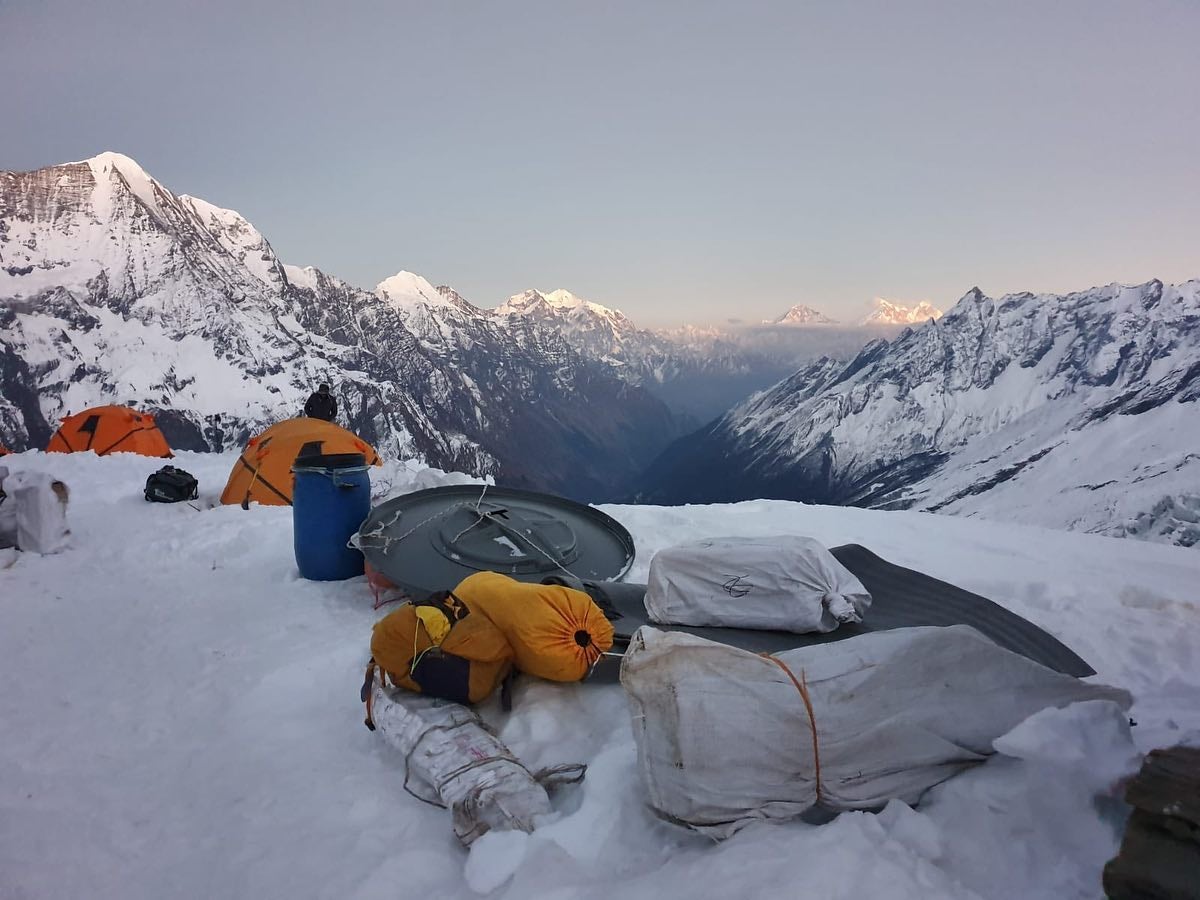Vistas desde el campo base al atardecer