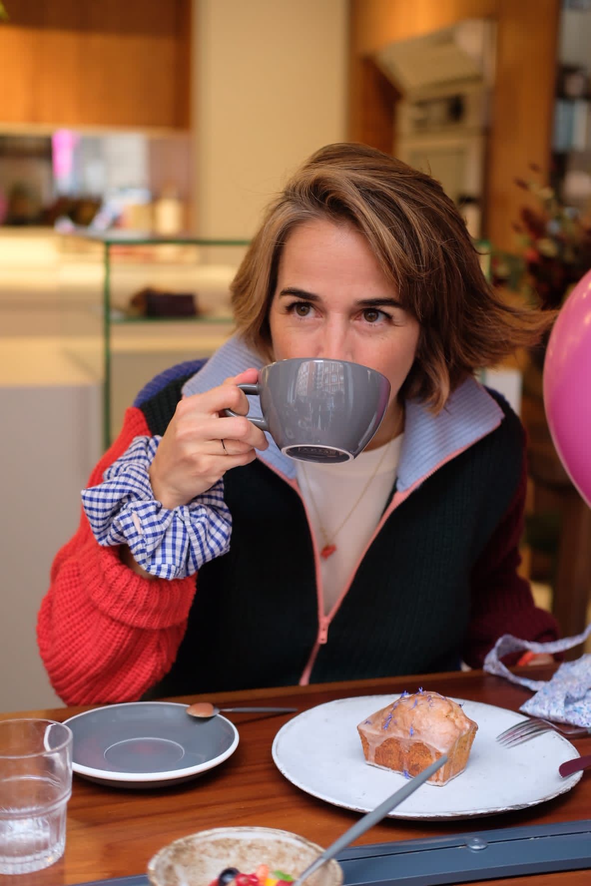 Fotos: La auténtica gabardina de Bilbao llega a una tienda del centro de la villa