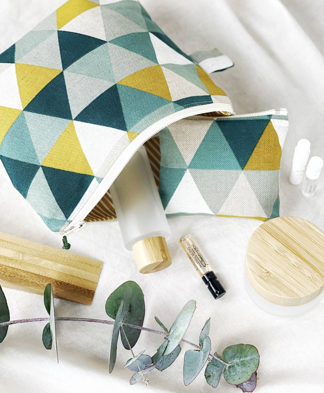 Fotos: La pareja vizcaína que rescata los colores del verano en pleno invierno con sus accesorios