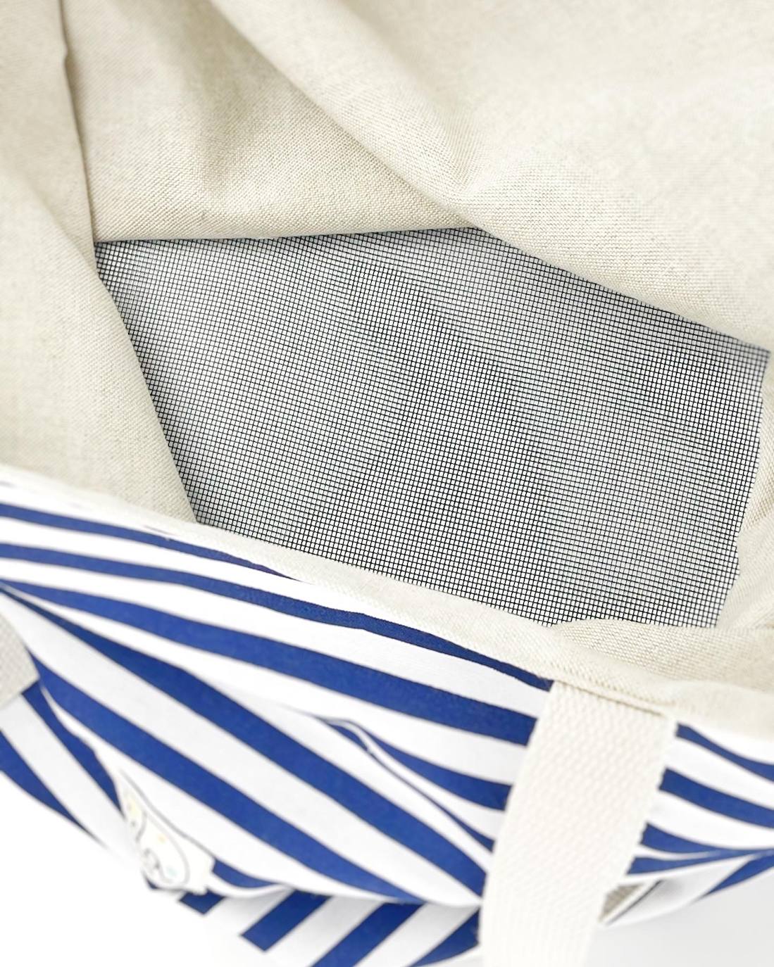 Fotos: La pareja vizcaína que rescata los colores del verano en pleno invierno con sus accesorios