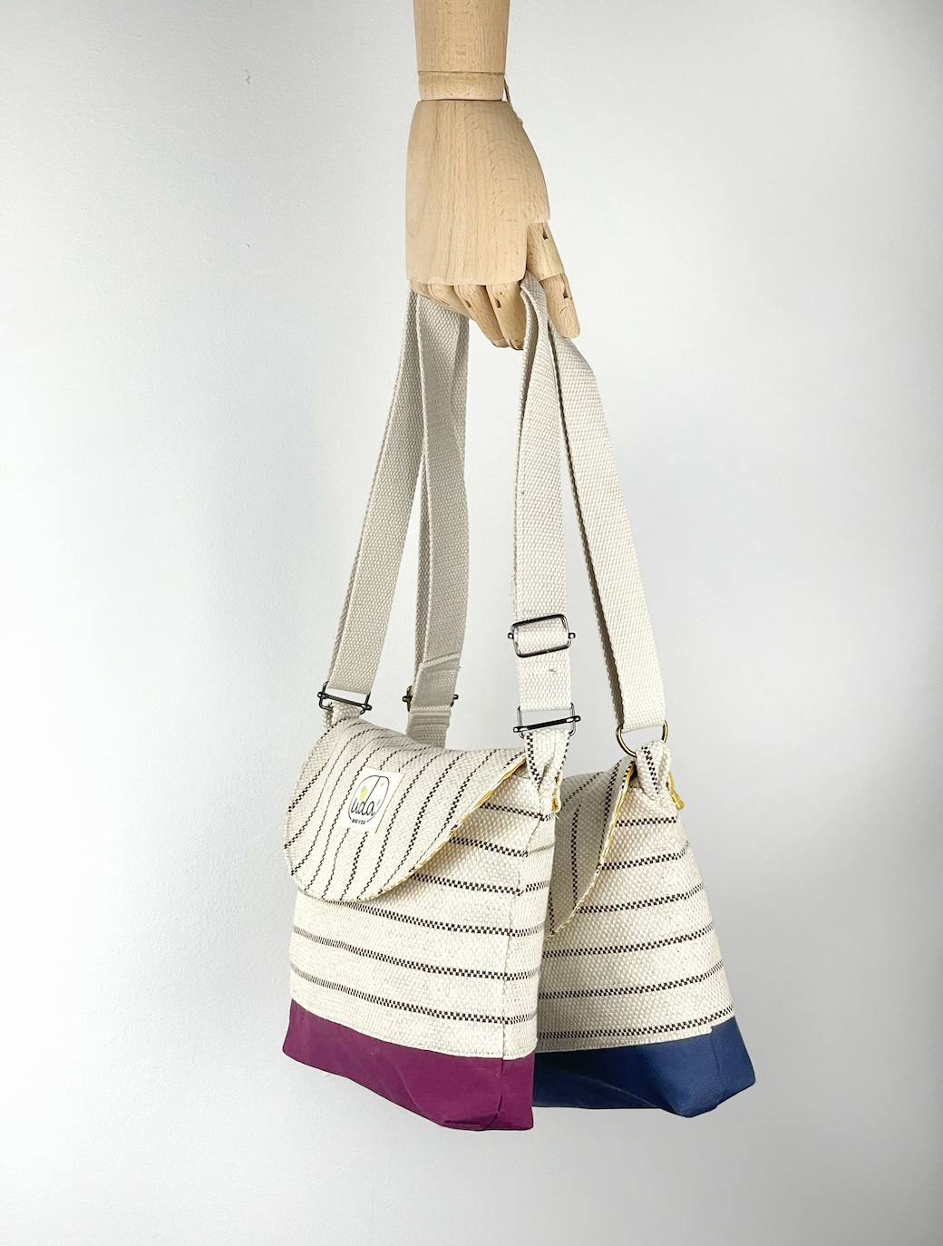 Fotos: La pareja vizcaína que rescata los colores del verano en pleno invierno con sus accesorios