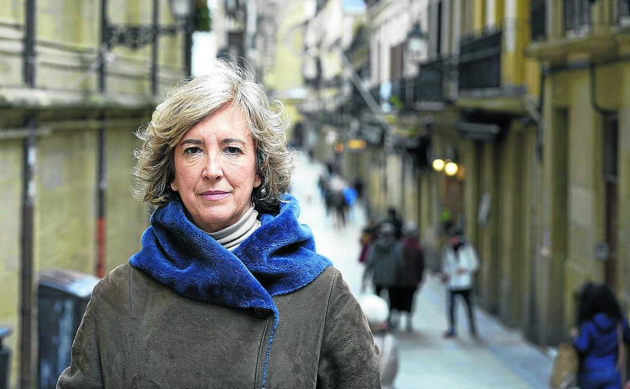 Ana Iríbar, en la calle 31 de agosto de la Parte Vieja donostiarra, donde fue asesinado Gregorio Ordóñez. 