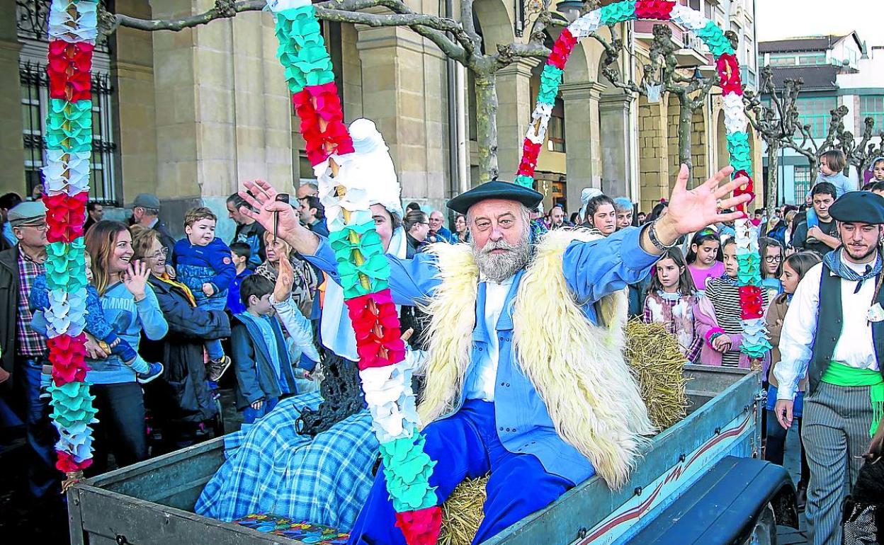 El Ejecutivo quiere evitar aglomeraciones para recibir al mítico carbonero. 