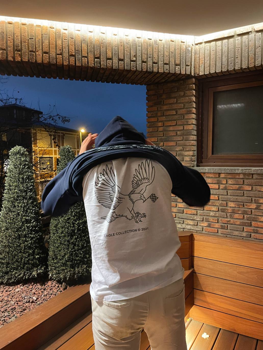 Fotos: La sudadera solidaria de dos amigas bilbaínas que conquistó a Aitor Ocio