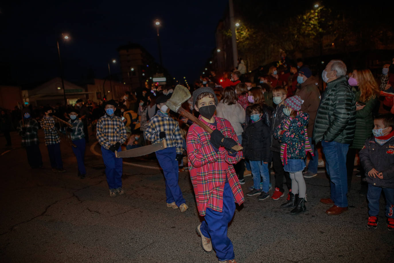 Fotos: Olentzero y su mágico séquito inunda de ilusión Vitoria