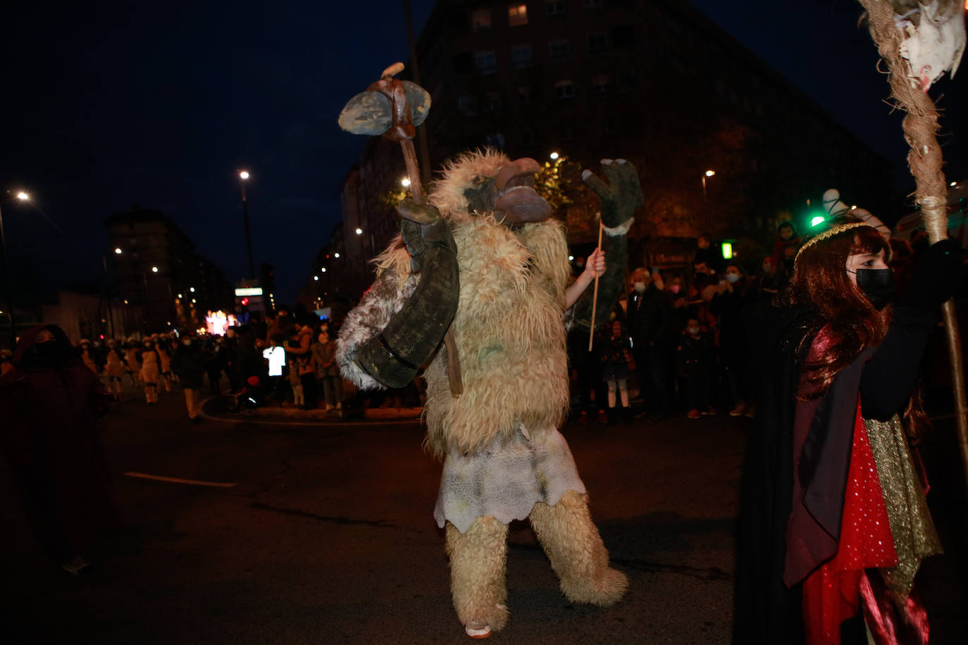 Fotos: Olentzero y su mágico séquito inunda de ilusión Vitoria