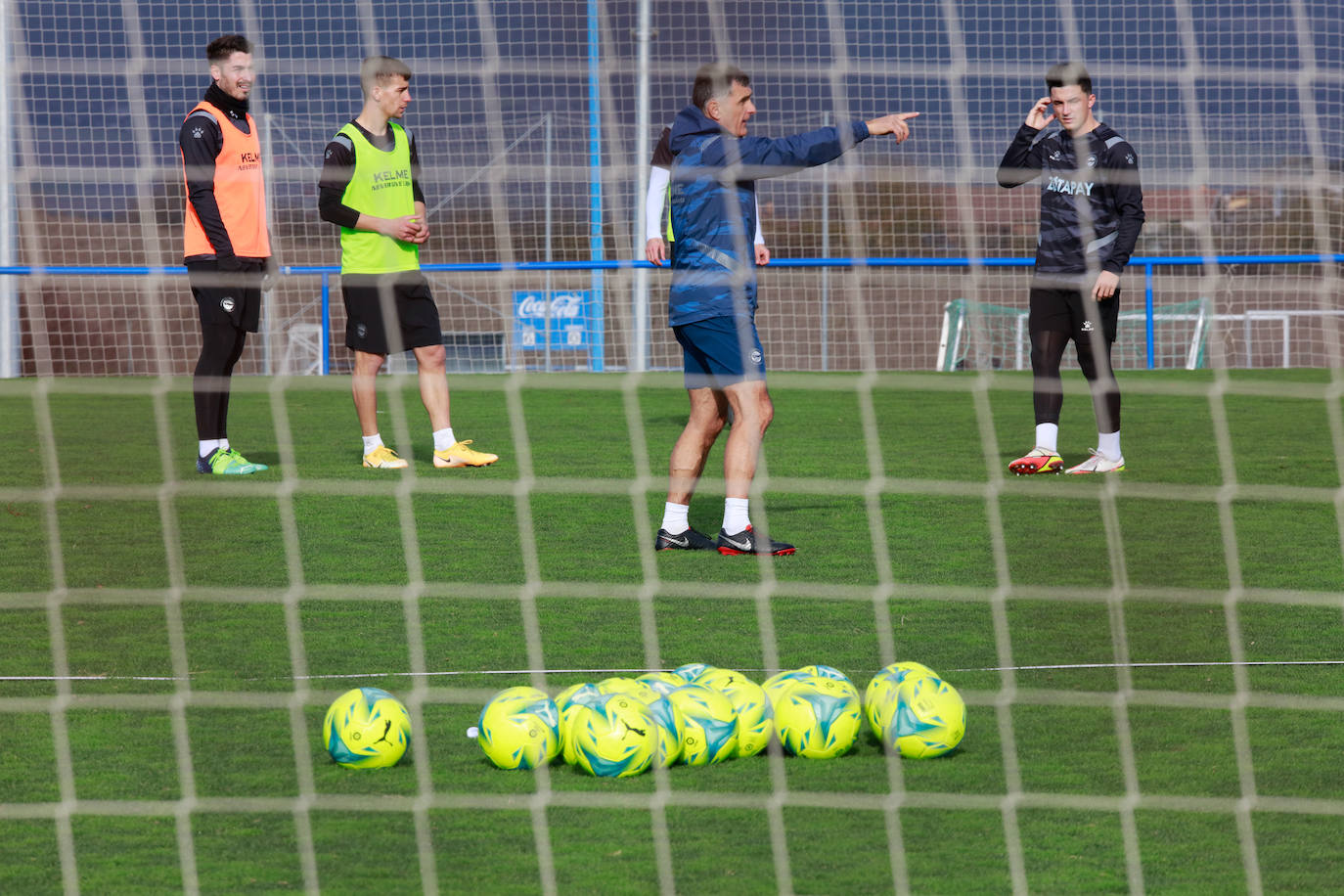 Fotos: Las primeras imágenes de Mendilibar como entrenador del Alavés