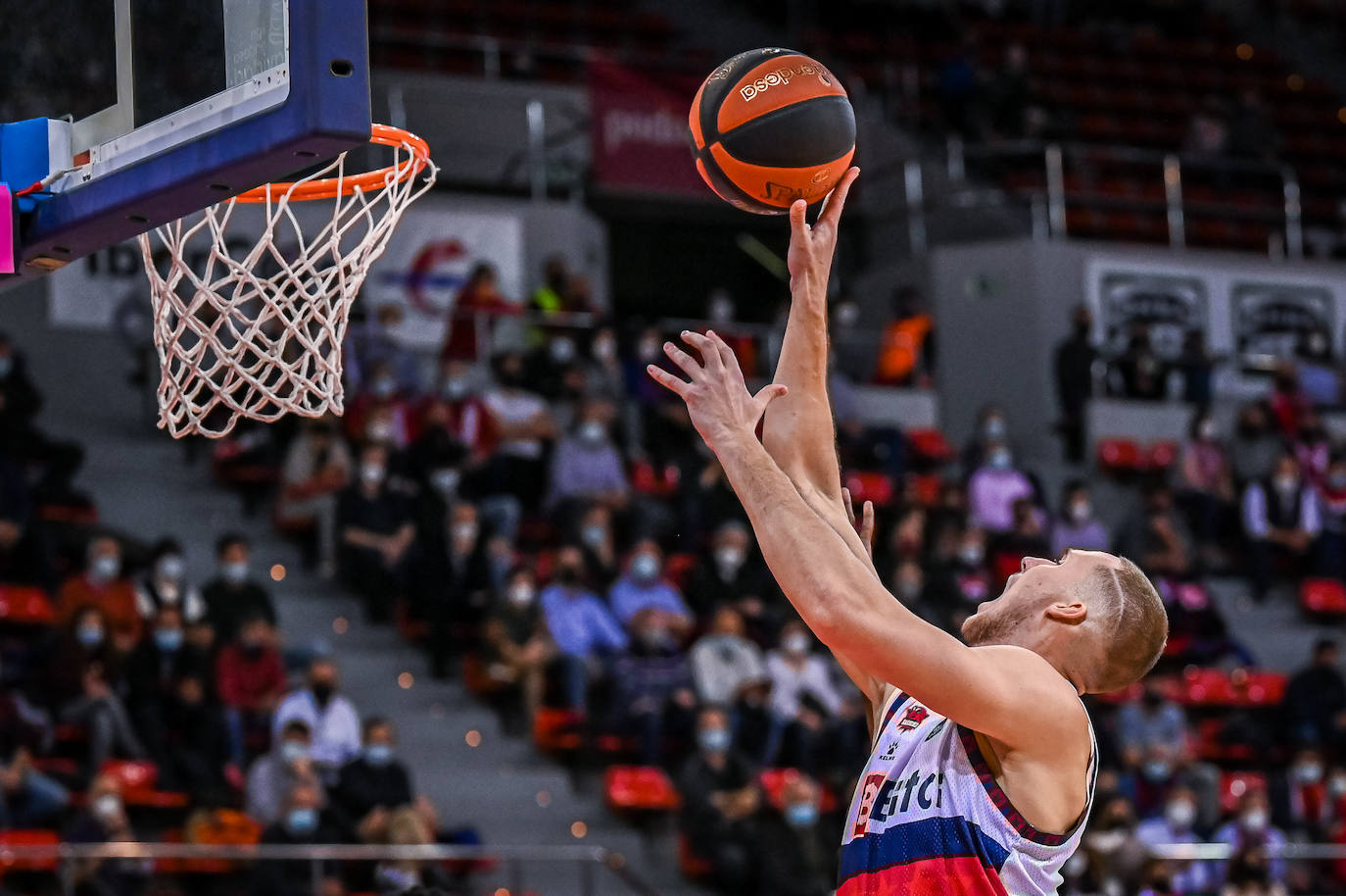 Fotos: Las mejores imágenes del Zaragoza - Baskonia