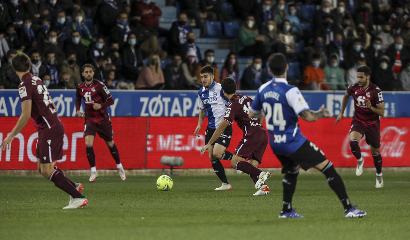 Fotos: Las mejores imágenes del derbi Alavés-Real Sociedad