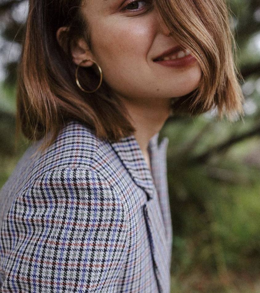 De la pana pasamos a los cuadros, eterno estampado que una vez más se ha dejado ver mucho este invierno. Las versiones son infinitas, esta es de la firma bilbaína Triana By C. Cuesta 189 euros.