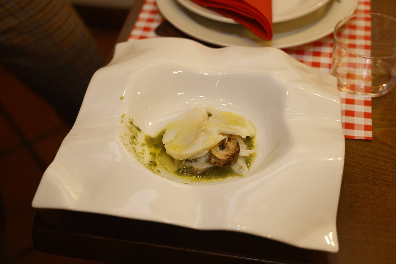 Fotos: Amairu Bat se luce con dos recetas marineras