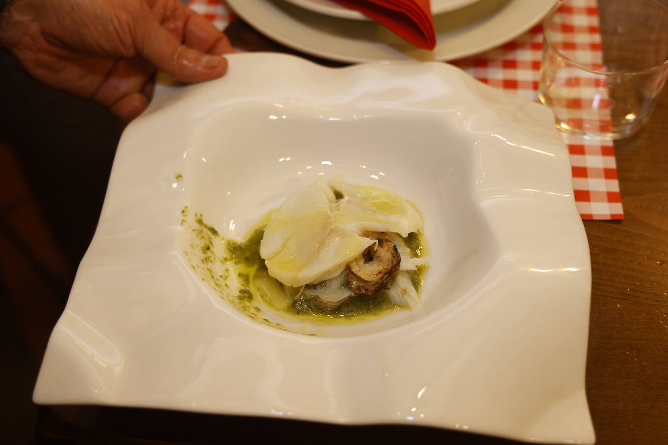 Fotos: Amairu Bat se luce con dos recetas marineras