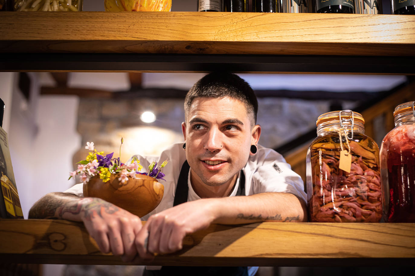 Fotos: Julen Baz, el chef que rescata recetas de los viejos caseríos