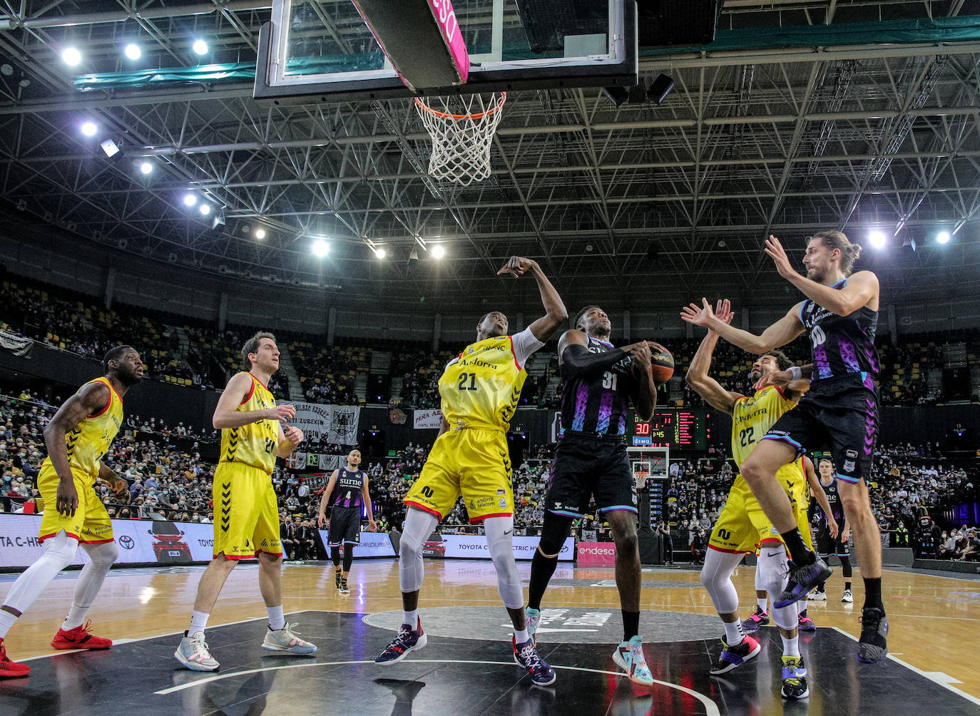 Fotos: Las imágenes del Bilbao Basket-Andorra